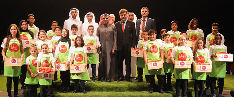 His Excellency Dr. Mohammed Bin Abdul Wahid Al-Hammadi, the minister of education and higher education, Dr. Javaid Sheikh, dean of WCM-Q, representatives of Sahtak Awalan's strategic partners and children who have participated in Project Greenhouse.