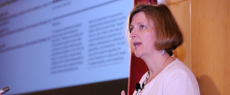 Dr. Dora Stadler of Weill Cornell Medicine-Qatar (WCM-Q) spoke at WCM-Q Grand Rounds to explain how social media can affect the professional identities of healthcare professionals.