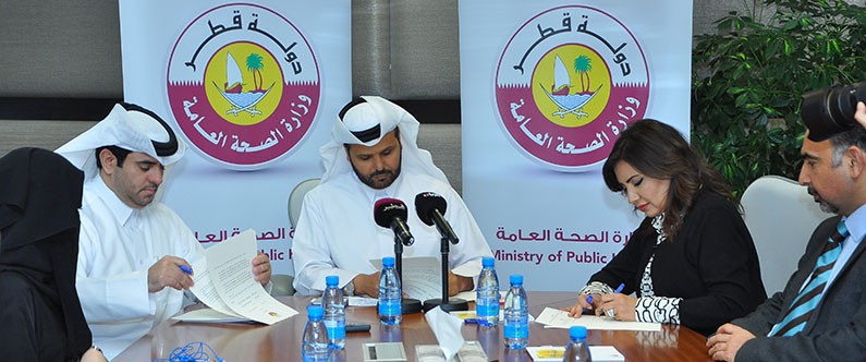 Dr. Shahrad Taheri (far right) and Nesreen Al-Rifai (right), who signed the MoU on behalf of Dr. Javaid Sheikh.